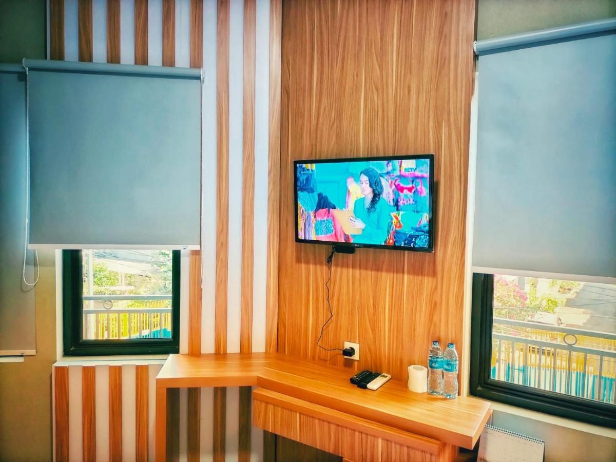 Cozy Residence Tomang Jakarta Luaran gambar