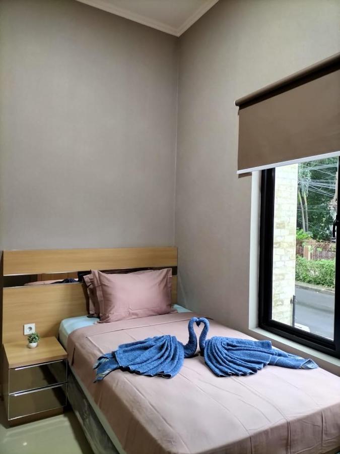 Cozy Residence Tomang Jakarta Luaran gambar